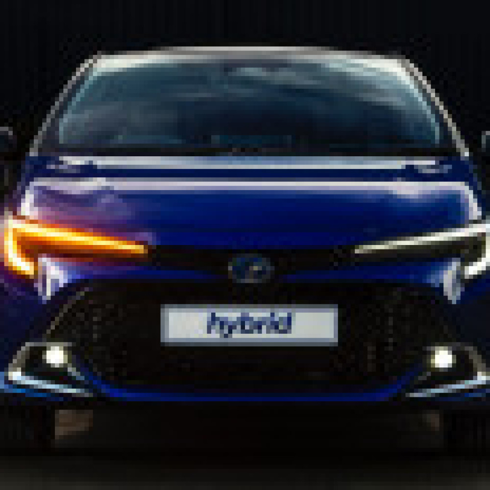 more-hybrids-as-toyota-launches-the-gorgeous-corolla-hatch-hybrid-2