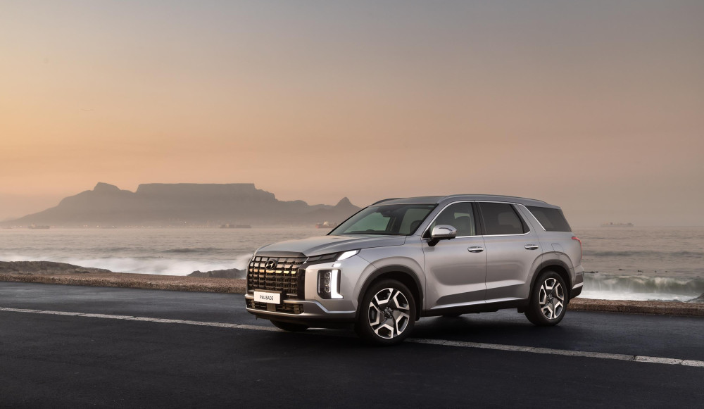 hyundai-updates-the-bold-and-imposing-palisade-2