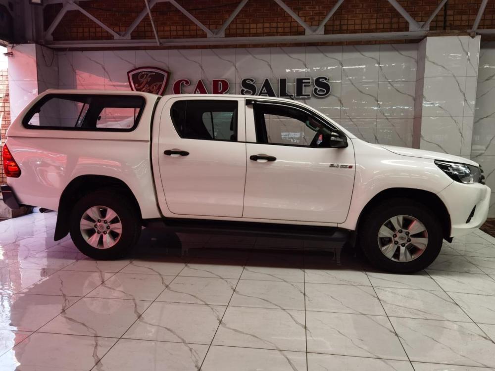 Toyota Hilux 2.4 GD-6 SRX 4X4 P/U D/C, image 2