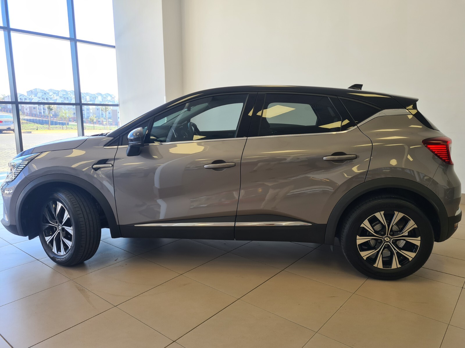 RENAULT CAPTUR 1.3T INTENS EDC, image 2