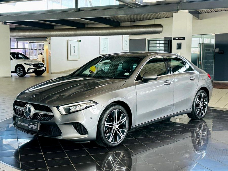 MERCEDES-BENZ A200 (4DR), image 1