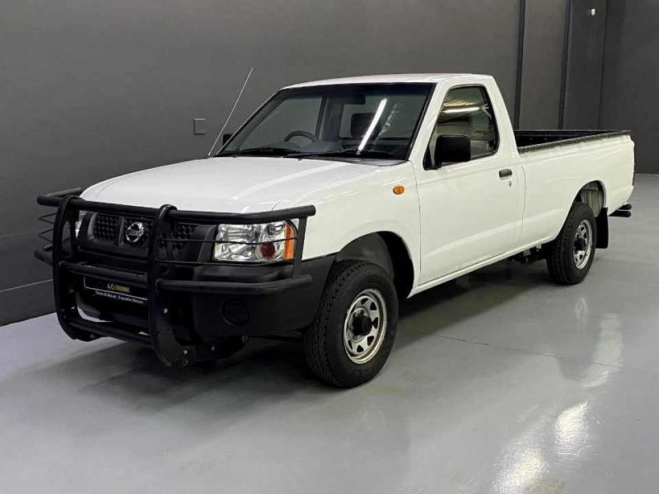 Nissan NP300 Hardbody 2.0, image 1