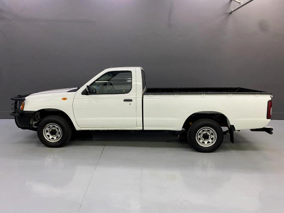 Nissan NP300 Hardbody 2.0, image 2