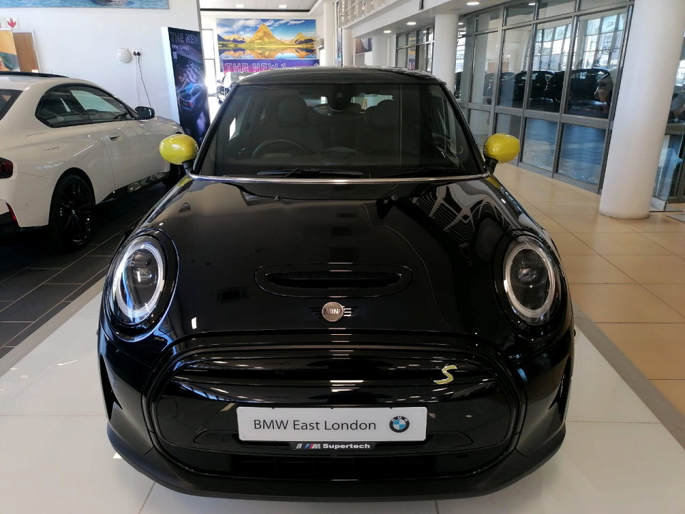 MINI COOPER SE, image 2