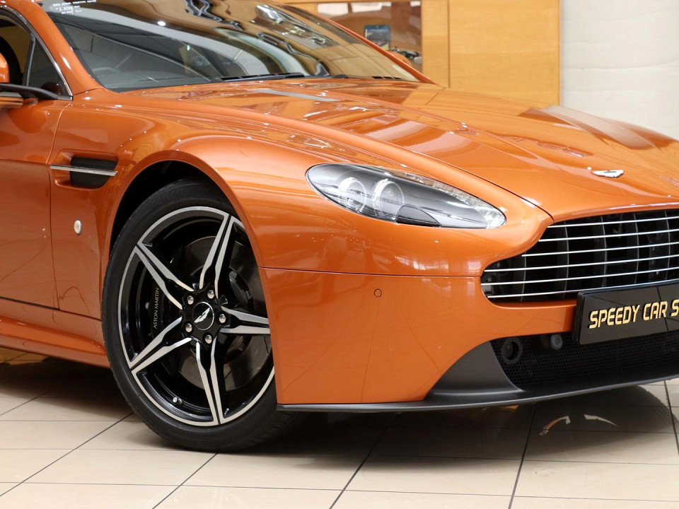 ASTON MARTIN VANTAGE COUPE, image 2