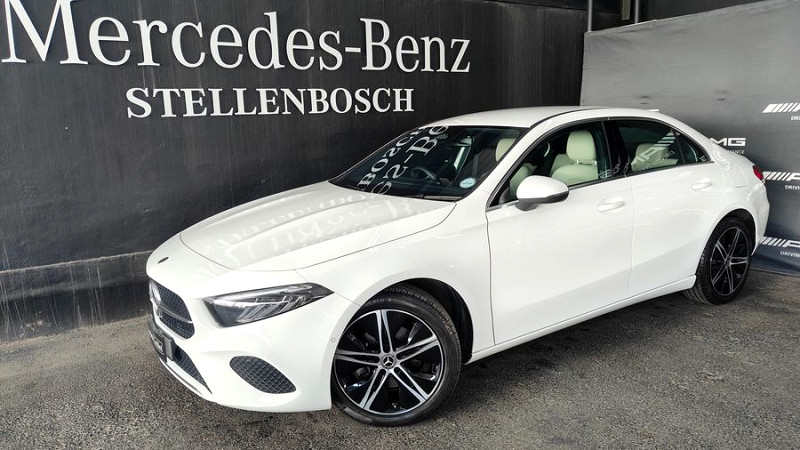MERCEDES-BENZ A200 (4DR), image 1