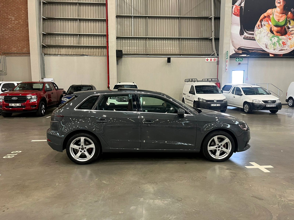AUDI A3 SPORTBACK 1.4 TFSI STRONIC (35 TFSI), image 2