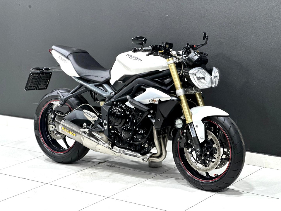 TRIUMPH 675, image 1