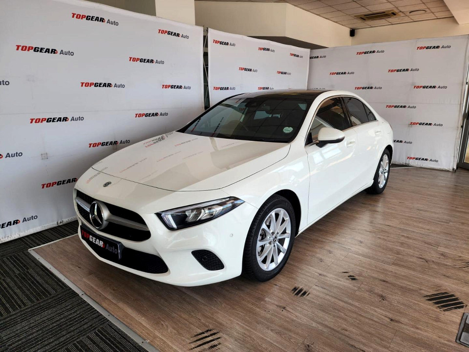 MERCEDES-BENZ A200 (4DR), image 1