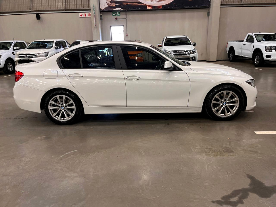 BMW 320i A/T (F30), image 2