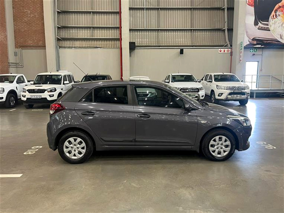 HYUNDAI i20 1.4 MOTION A/T, image 2