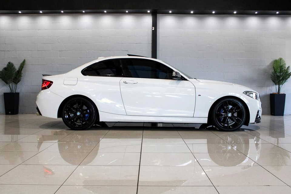 BMW M235i coupe auto, image 2