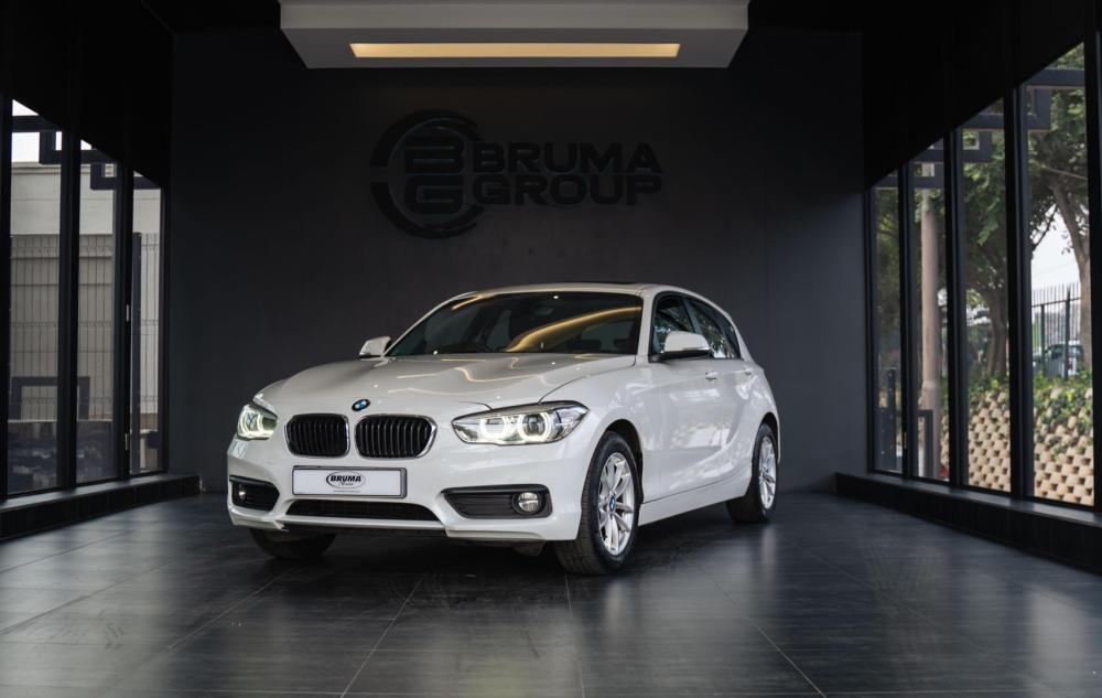BMW 120i 5-door auto, image 1