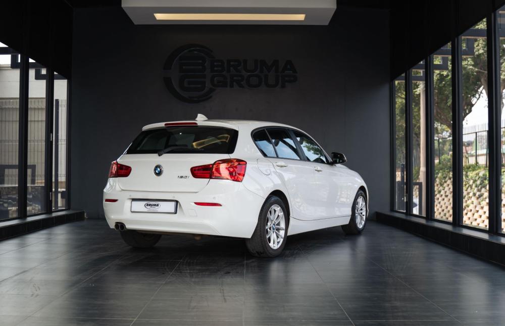 BMW 120i 5-door auto, image 2