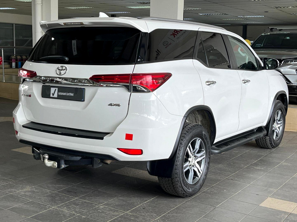 TOYOTA FORTUNER 2.4GD-6 4X4 A/T, image 2
