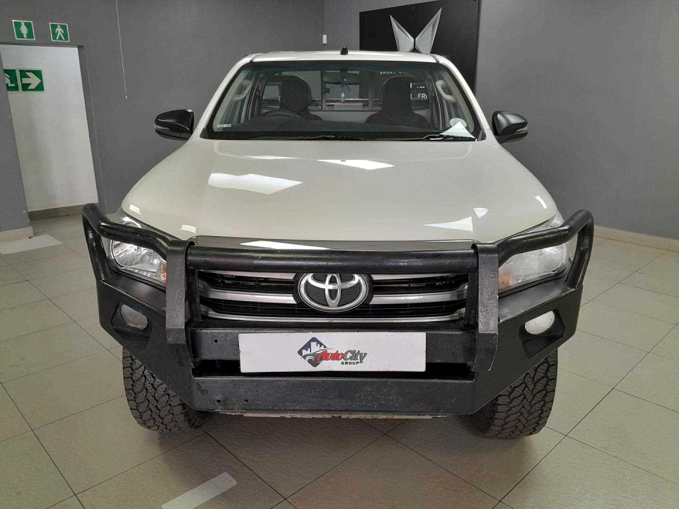 Toyota Hilux 2.4GD-6 4x4 SRX auto, image 2