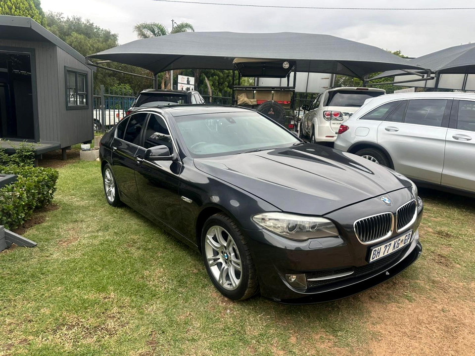 BMW 523i EXCLUSIVE A/T (F10), image 2