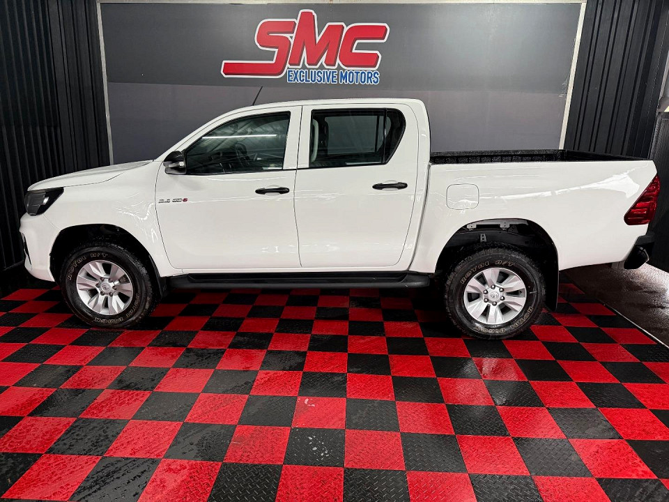 Toyota Hilux 2.4GD-6 double cab 4x4 SRX auto, image 2