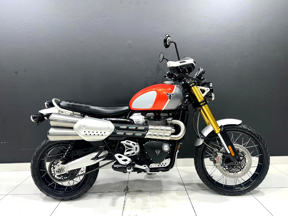 TRIUMPH 1200XE, image 2