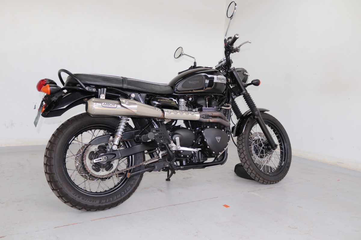 TRIUMPH BONNEVILLE, image 2