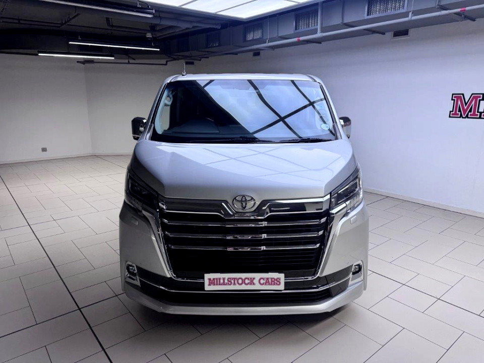 Toyota Quantum 2.8 LWB bus 9-seater VX, image 2