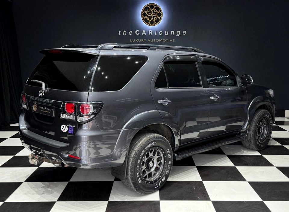Toyota Fortuner 3.0D-4D 4x4 auto, image 2
