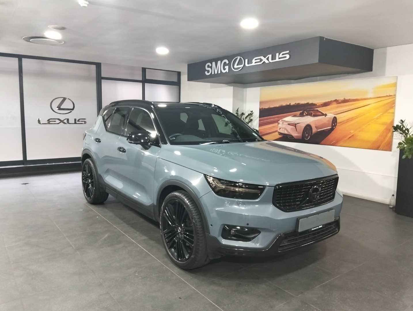 Volvo XC40 D4 AWD R-Design, image 1