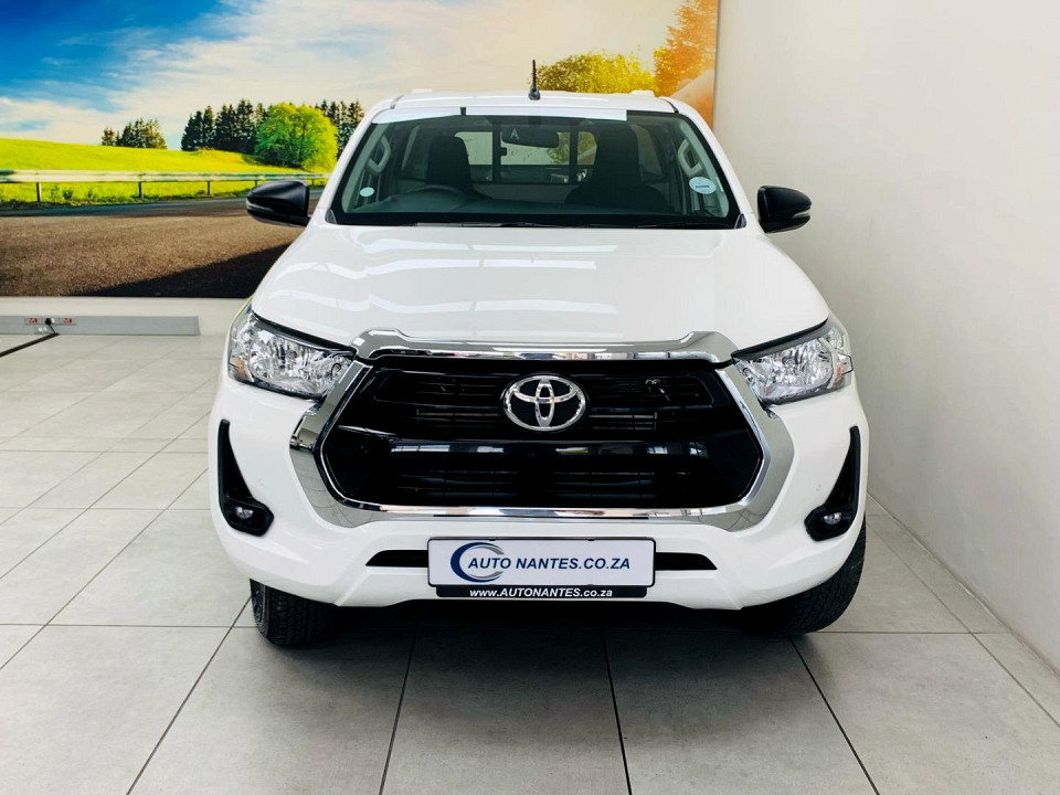 Toyota Hilux 2.4 GD-6 4X4 Raider 6MT, image 2