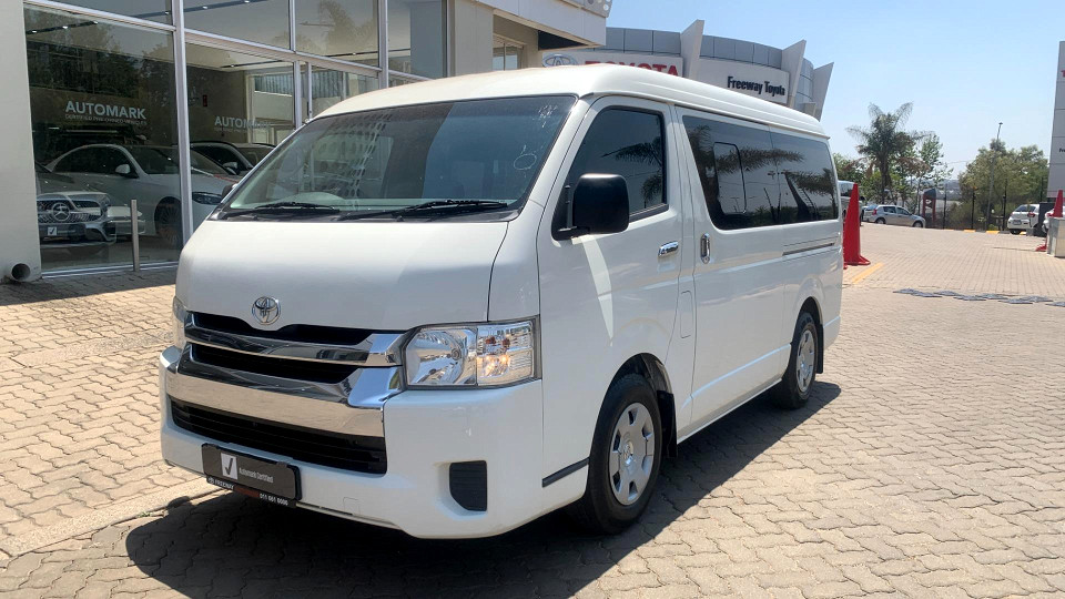 Toyota Quantum 2.7 GL 10-seater bus, image 2