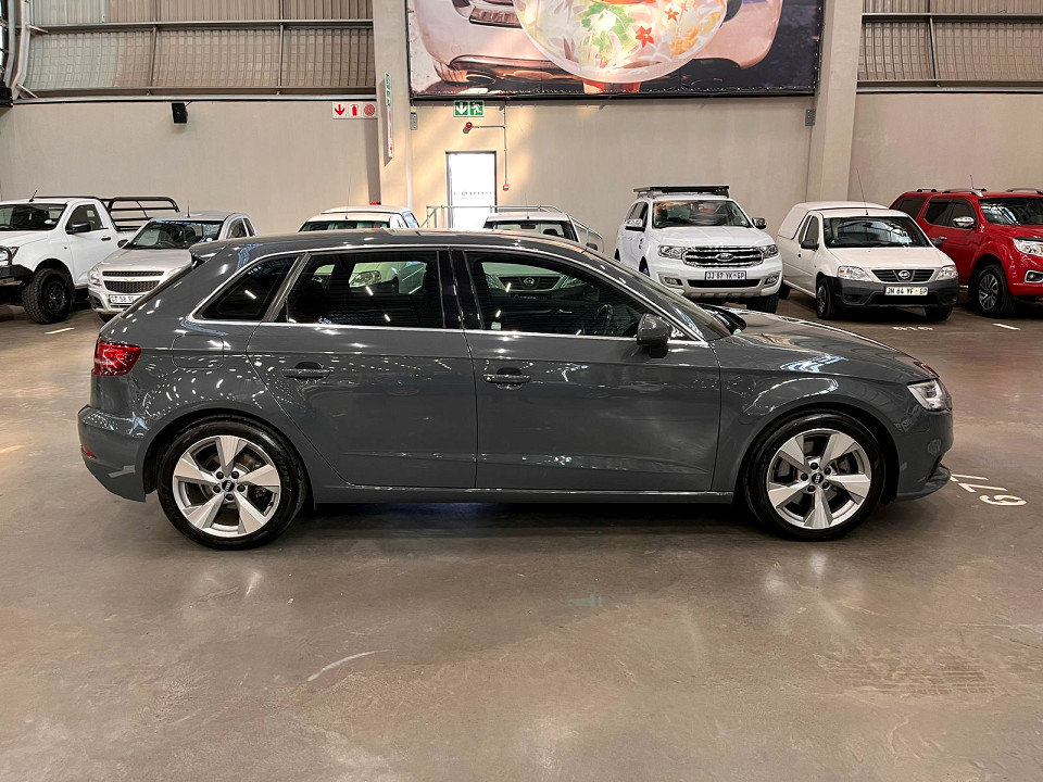AUDI A3 SPORTBACK 2.0 TFSI STRONIC  (40 TFSI), image 2