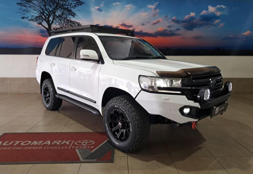 Toyota Land Cruiser 200 4.5D-4D V8 VX-R, image 1