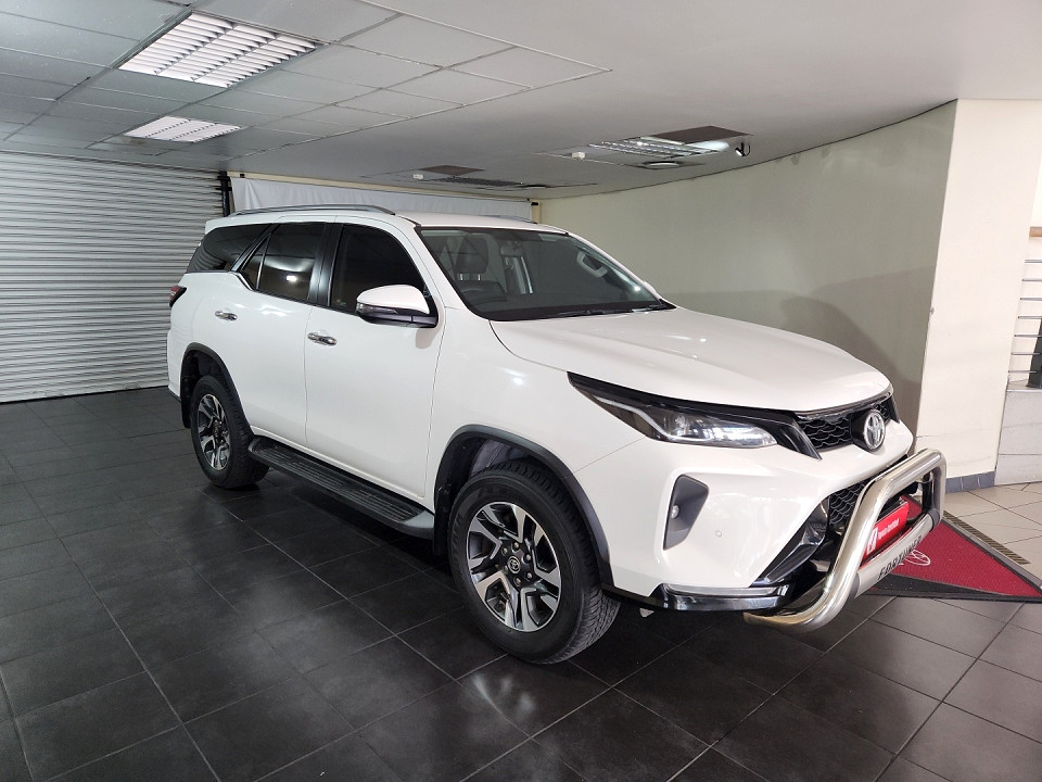 TOYOTA  FORTUNER 2.4GD-6 R/B, image 1