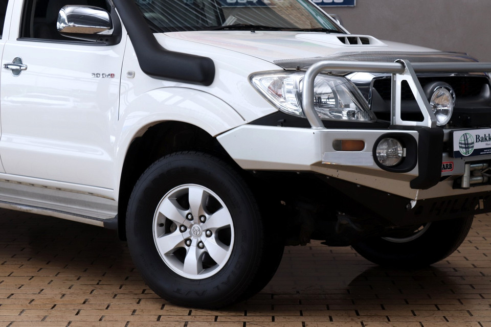Toyota Hilux 3.0D-4D double cab 4x4 Raider, image 2