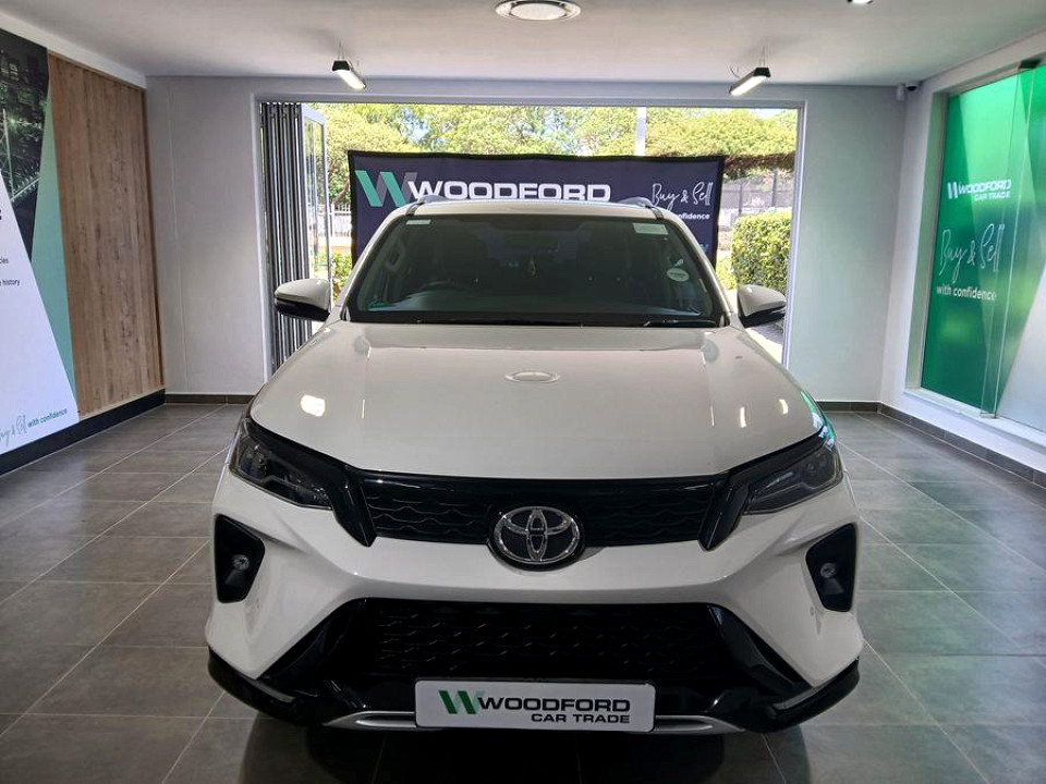 TOYOTA  FORTUNER 2.4GD-6 R/B A/T, image 2