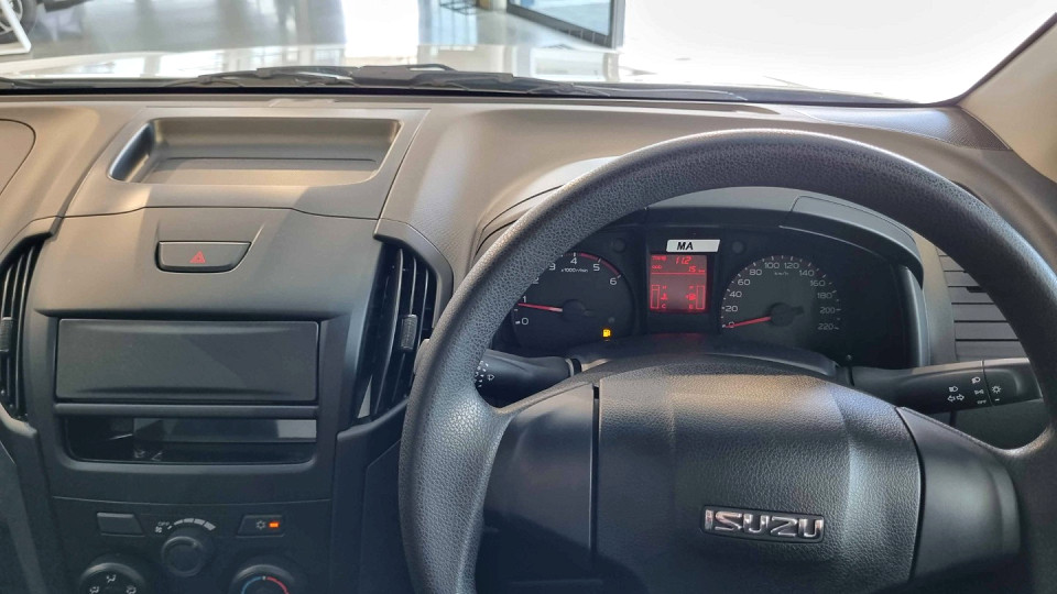 ISUZU D-MAX 250C FLEETSIDE S/C P/U, image 2
