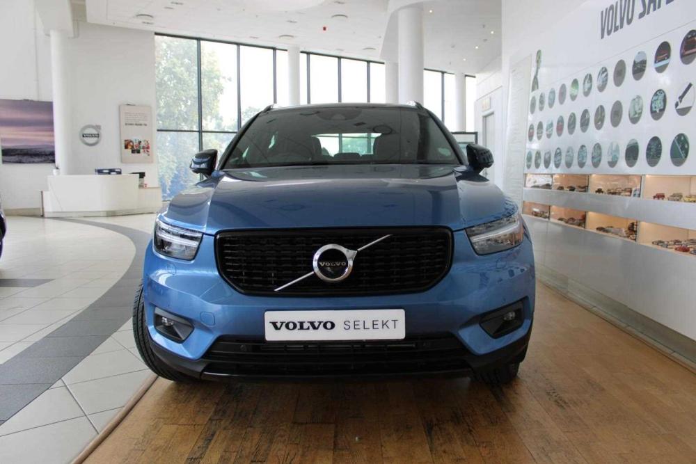 Volvo XC40 D4 AWD R-Design, image 2