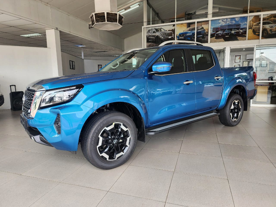NISSAN NAVARA 2.5D LE 4X2 AT D/C P/U, image 2