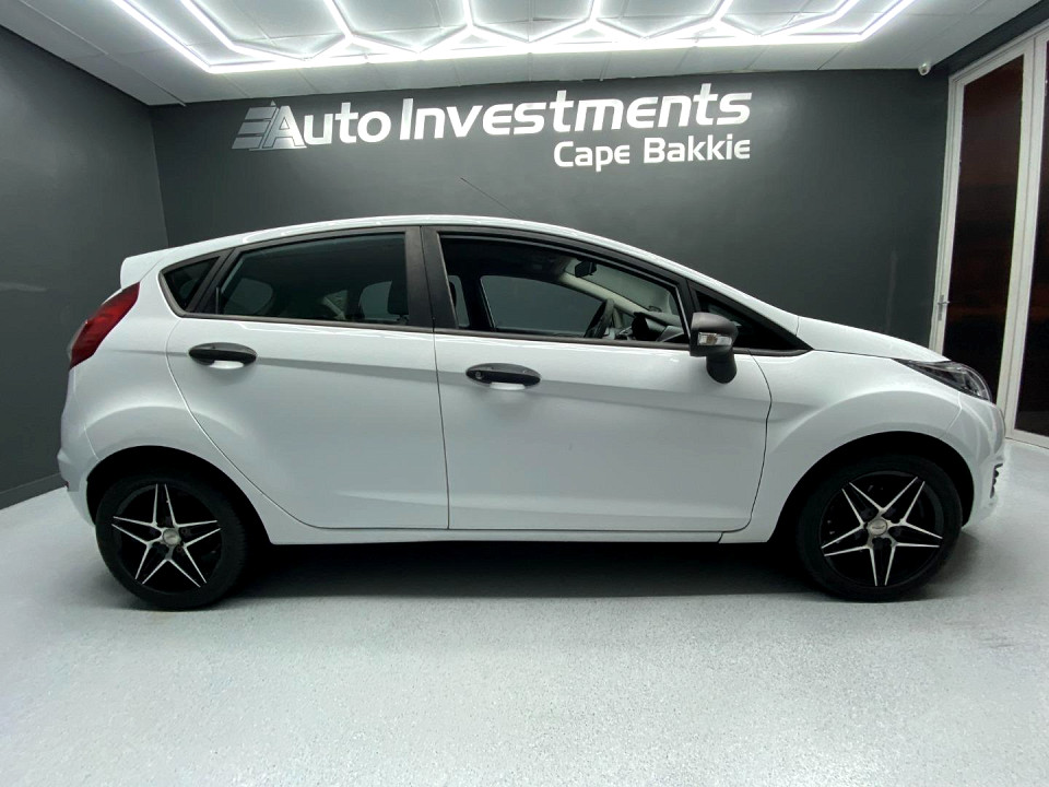 FORD FIESTA 1.5 TDCi  AMBIENTE 5Dr, image 2