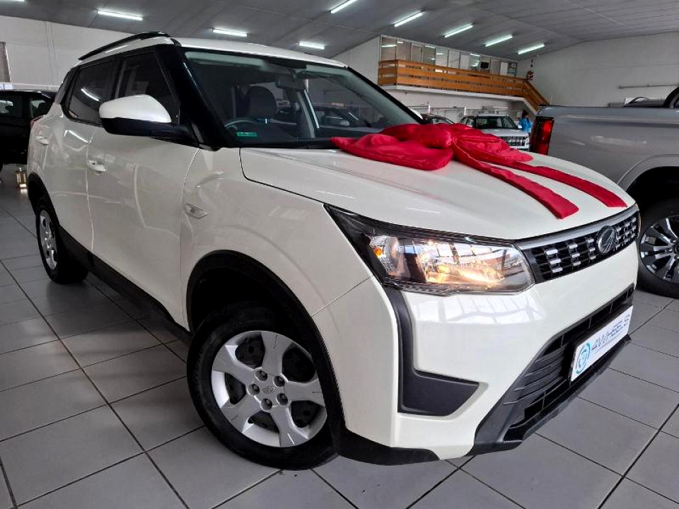 MAHINDRA XUV300 1.2T (W6), image 1