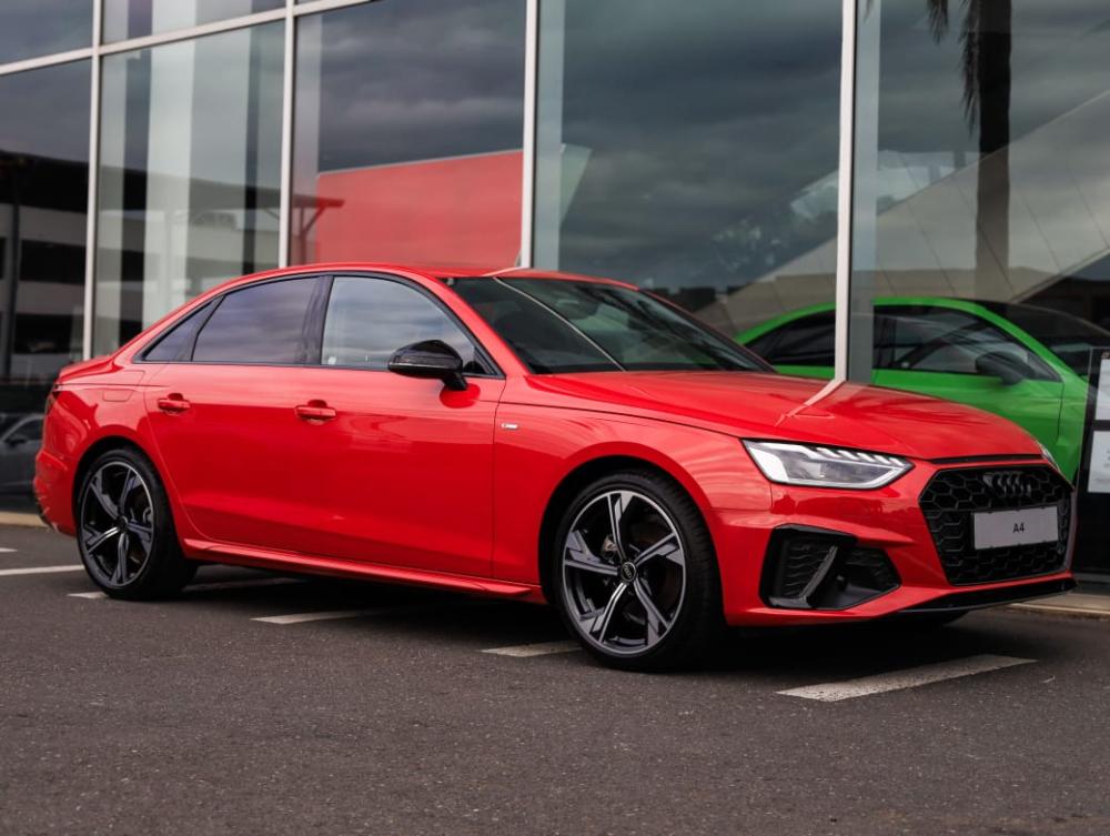 Audi A4 Black Edition 40 TFSI S tronic, image 1