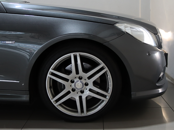MERCEDES-BENZ E 250 CGi COUPE, image 2