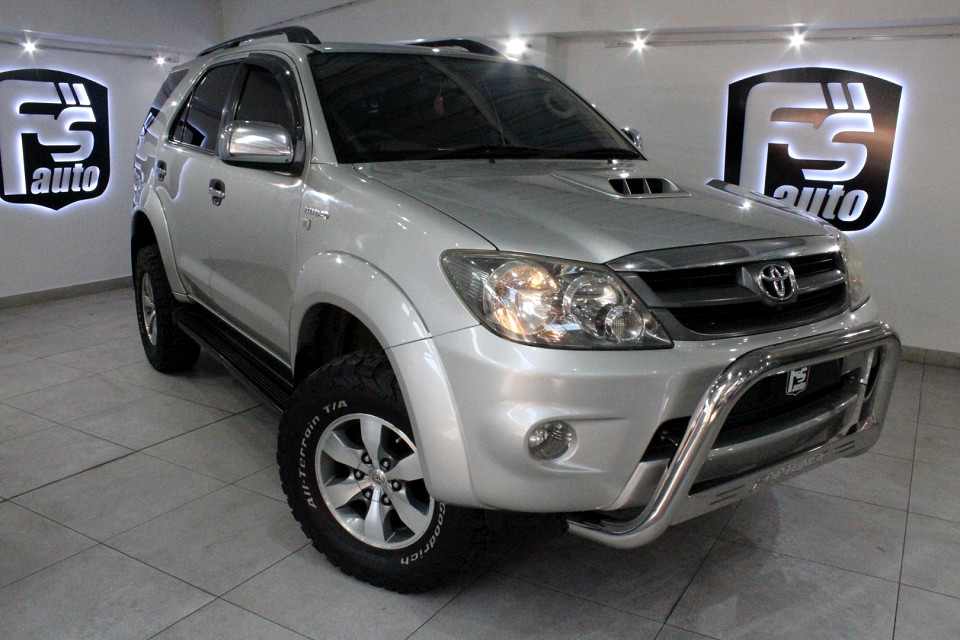 TOYOTA FORTUNER 3.0D-4D 4X4, image 1