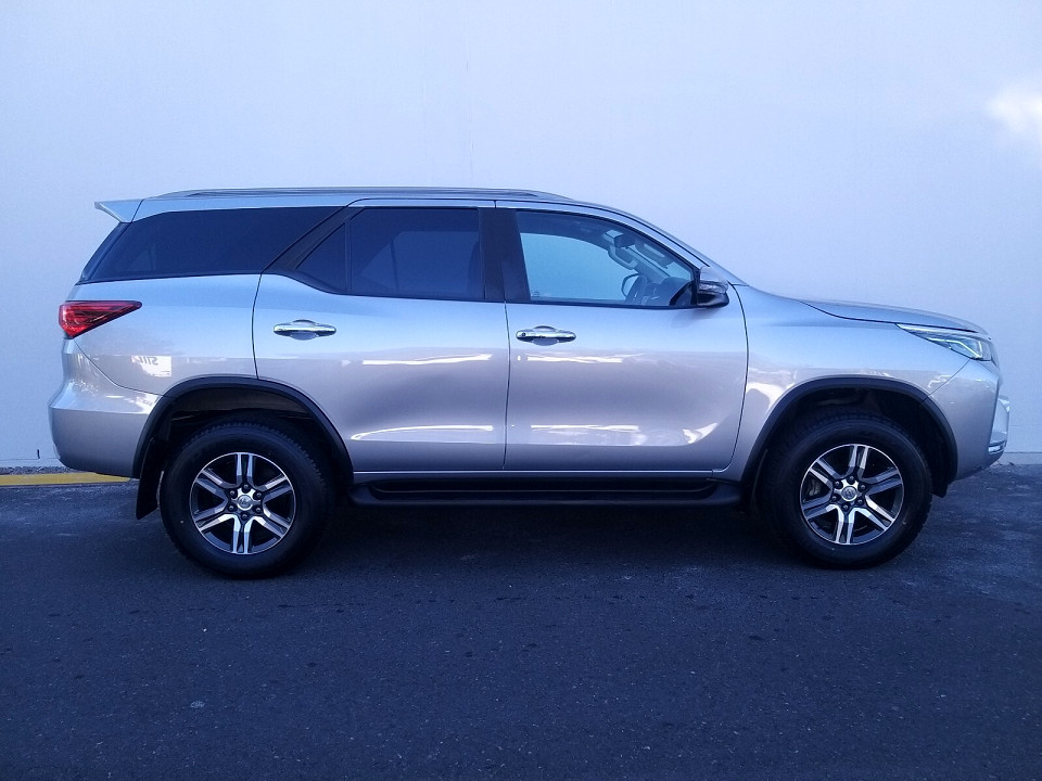 Toyota Fortuner 2.4GD-6 R/B A/T, image 2