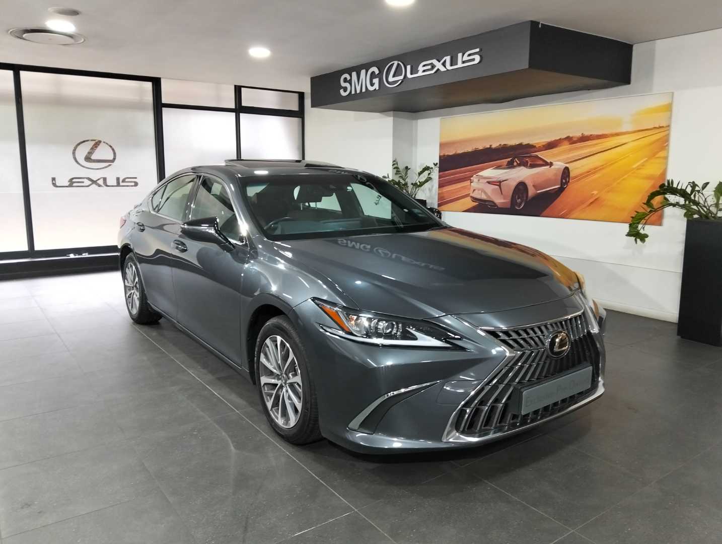 Lexus ES 300h EX, image 1
