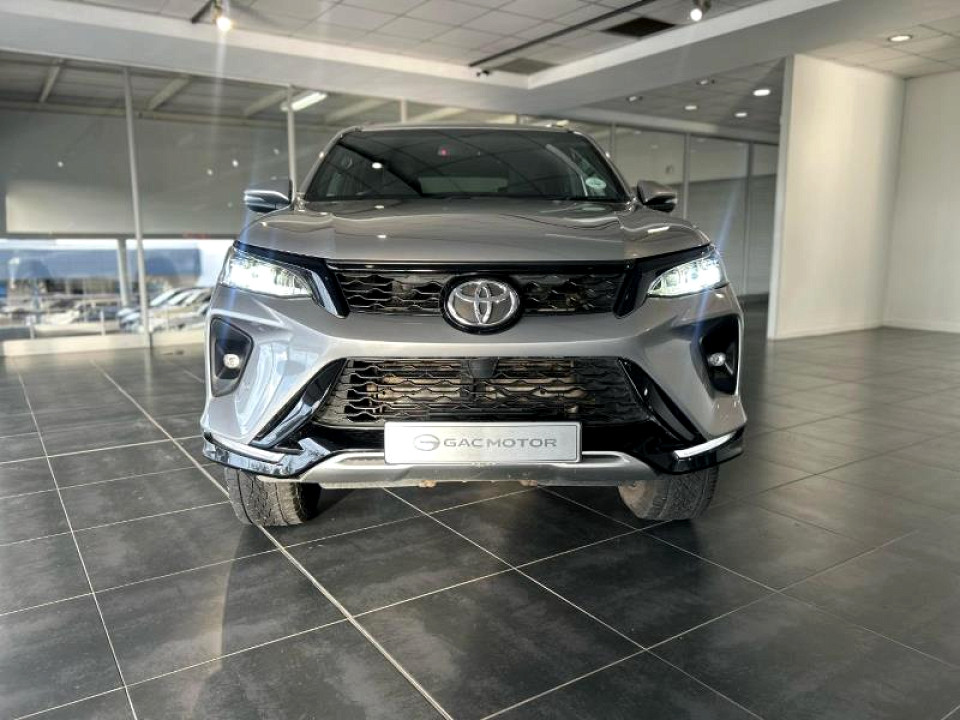 TOYOTA  FORTUNER 2.8GD-6 R/B A/T, image 2