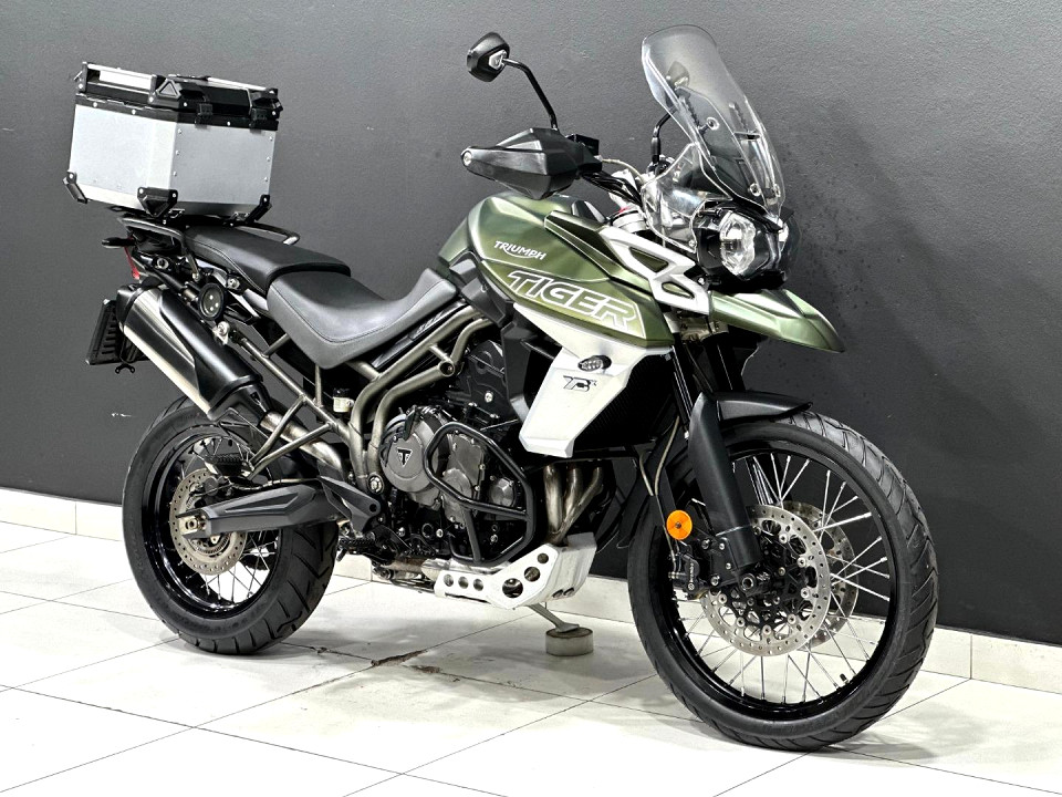 TRIUMPH 800 XCX, image 1