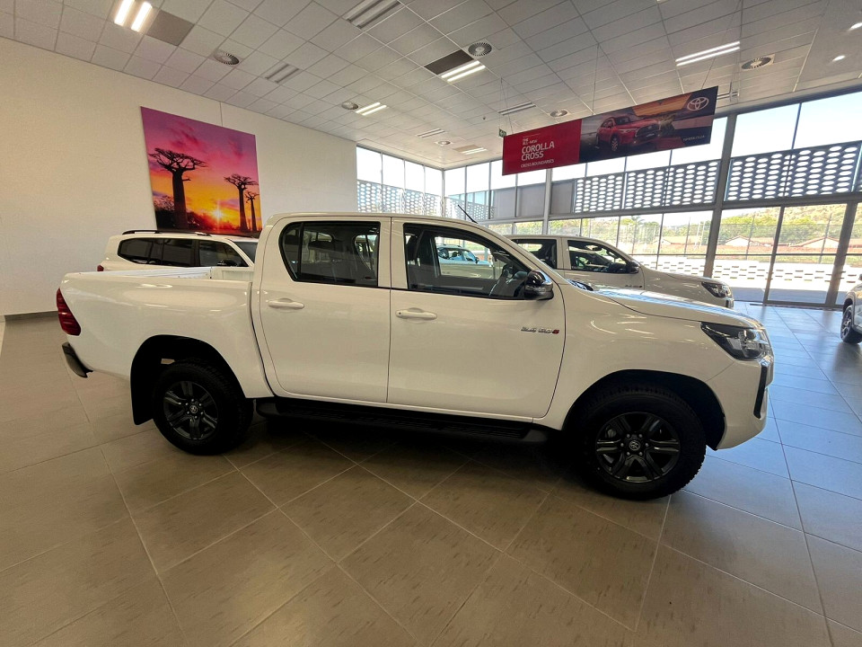 Toyota Hilux Double Cab  2.4GD6 RB Raider AT, image 2