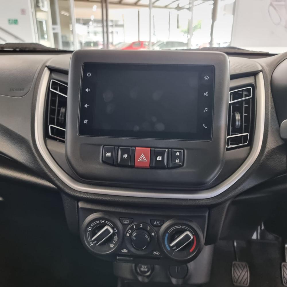TOYOTA VITZ 1.0 XR, image 2