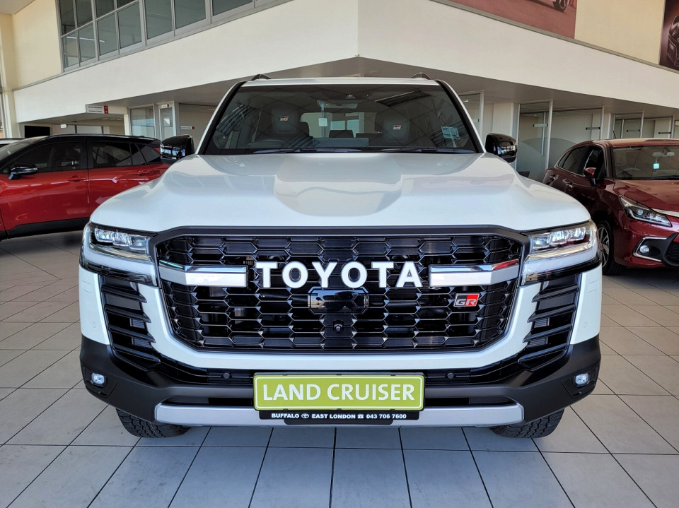 TOYOTA LANDCRUISER 300 V6 3.5T GR-S, image 2