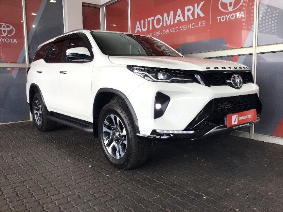 TOYOTA  FORTUNER 2.4GD-6 R/B A/T, image 1